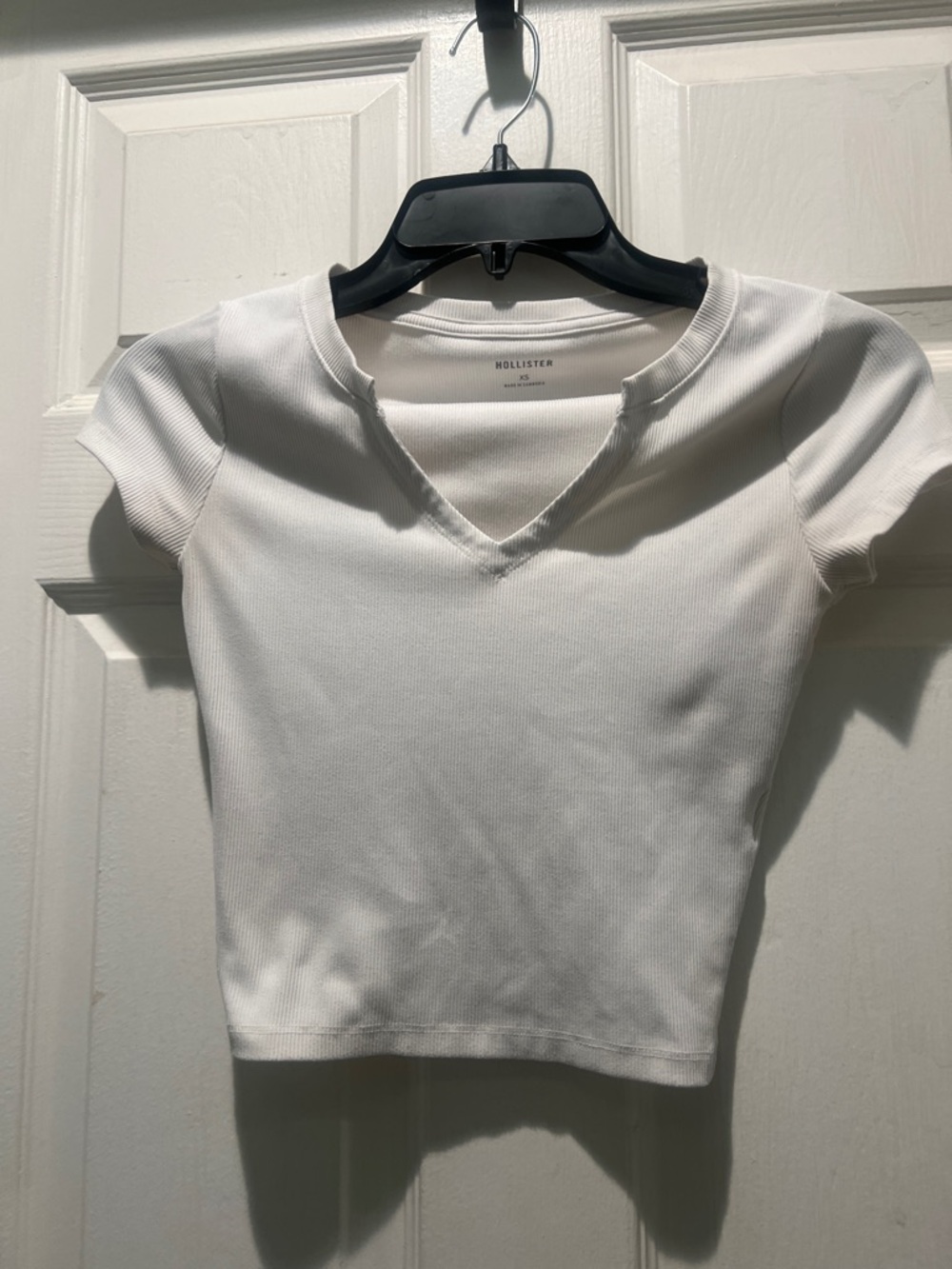 Hollister White Ribbed V-Neck Short Sleeve Crop Tee